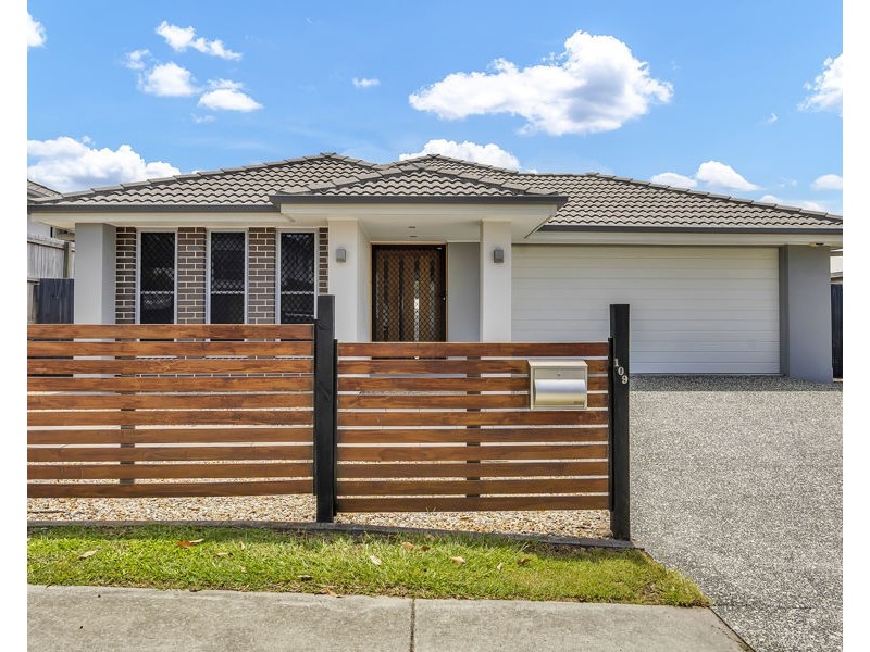 109 Sovereign Drive, Deebing Heights QLD 4306