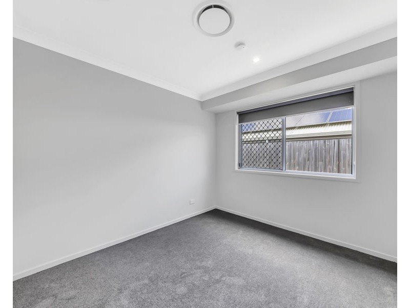 109 Sovereign Drive, Deebing Heights QLD 4306