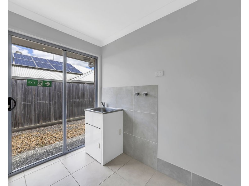 109 Sovereign Drive, Deebing Heights QLD 4306