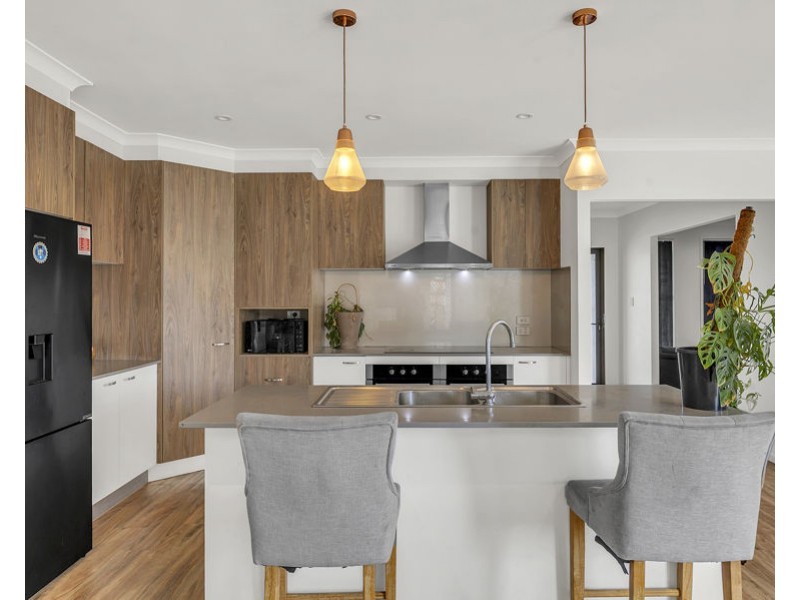 118 Sovereign Drive, Deebing Heights QLD 4306