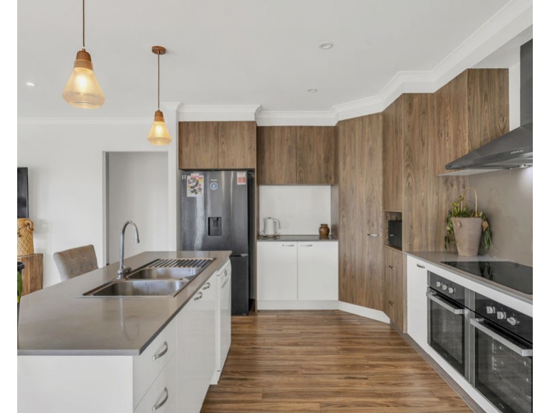 118 Sovereign Drive, Deebing Heights QLD 4306