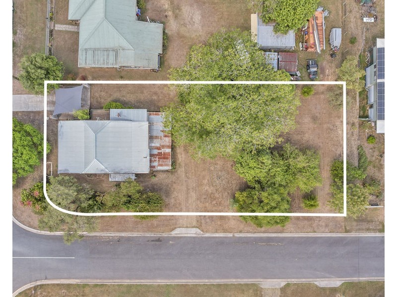 18 Chilcot Street, Silkstone QLD 4304