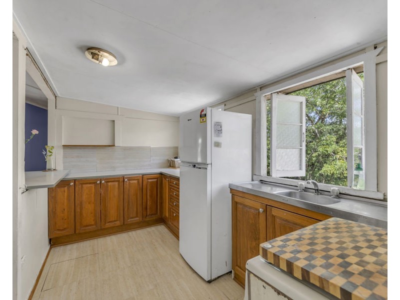 18 Chilcot Street, Silkstone QLD 4304