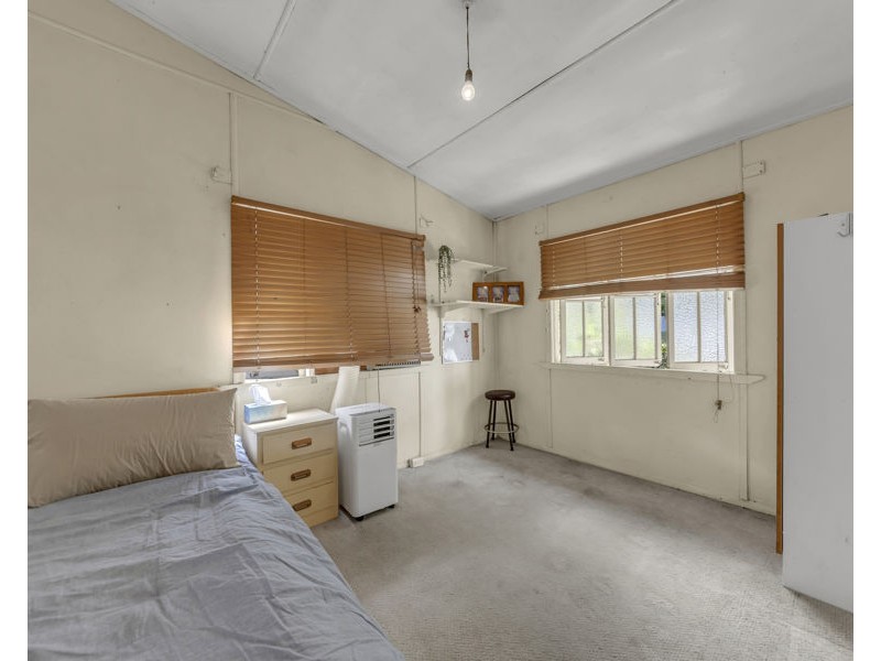 18 Chilcot Street, Silkstone QLD 4304