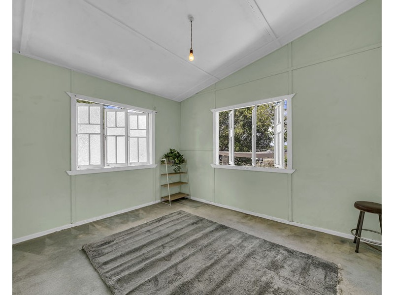 18 Chilcot Street, Silkstone QLD 4304