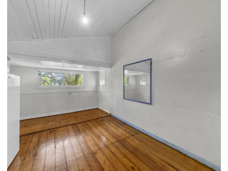 18 Chilcot Street, Silkstone QLD 4304