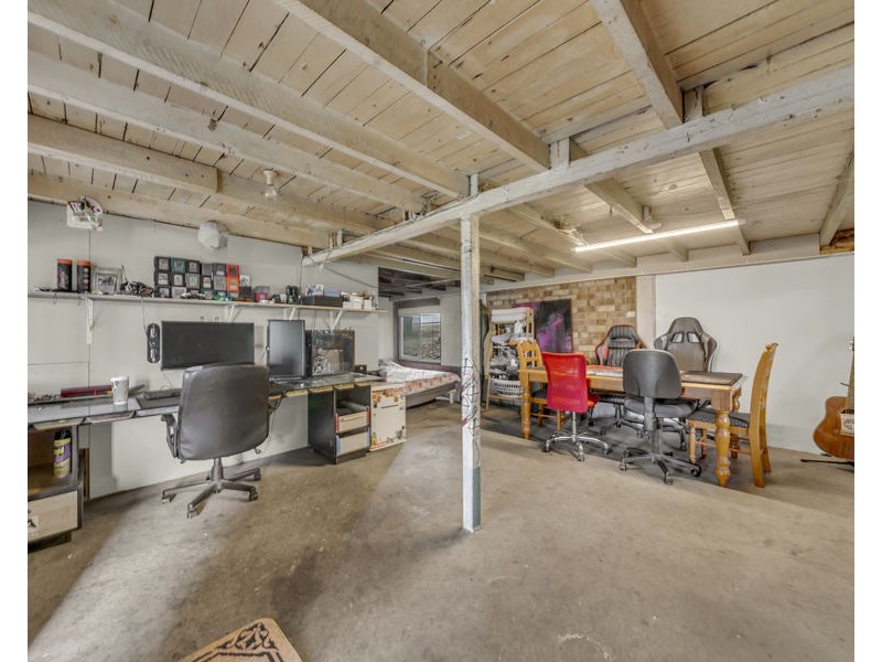 18 Chilcot Street, Silkstone QLD 4304