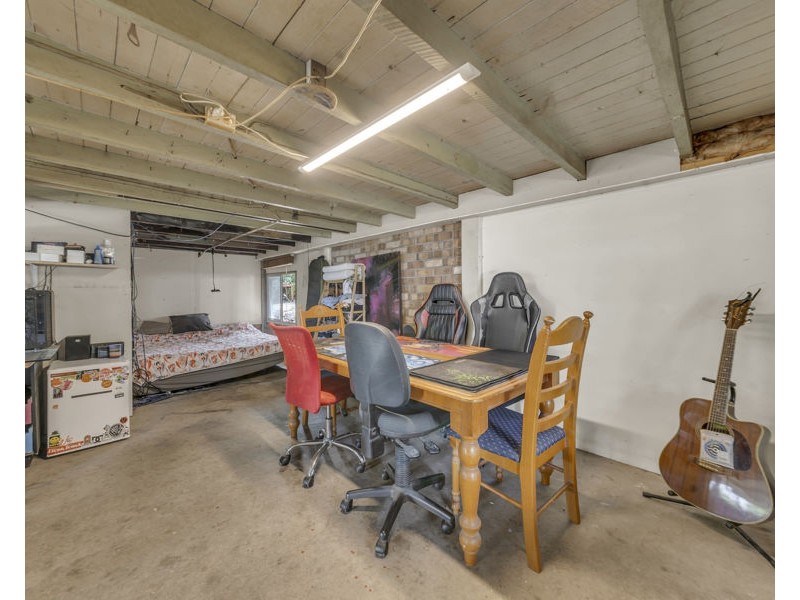 18 Chilcot Street, Silkstone QLD 4304