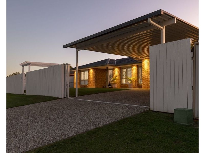 75 Equestrian Drive, Yamanto QLD 4305