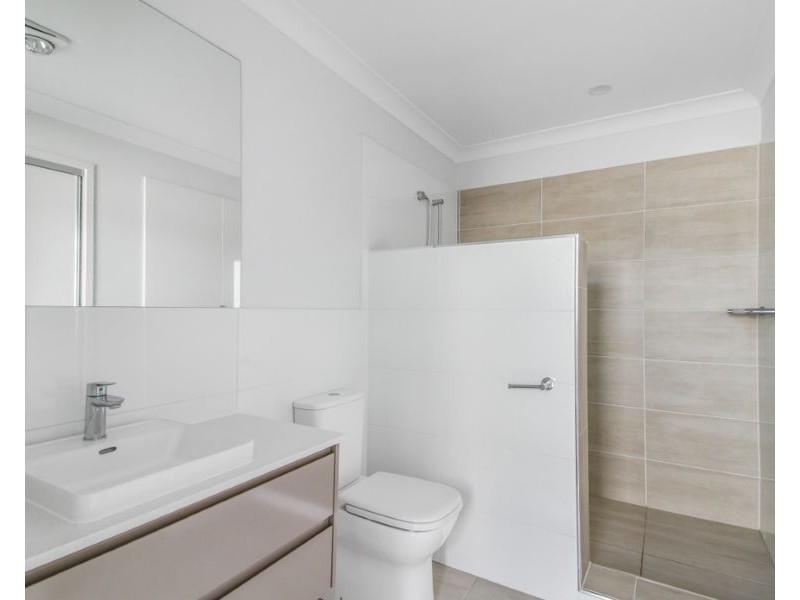 3 Saffron Court, Ripley QLD 4306