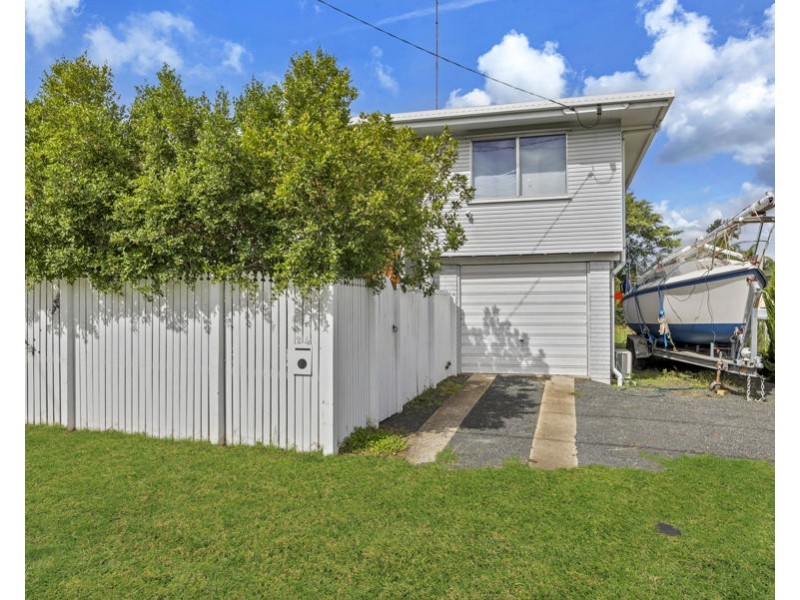 24 Briggs Road, Eastern Heights QLD 4305