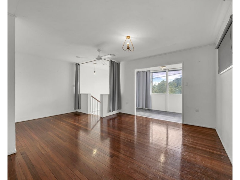 24 Briggs Road, Eastern Heights QLD 4305