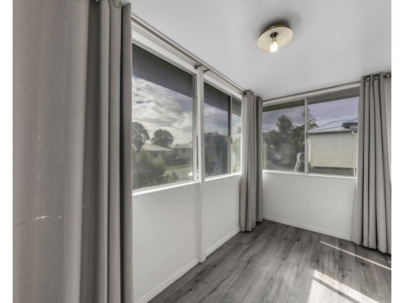 24 Briggs Road, Eastern Heights QLD 4305