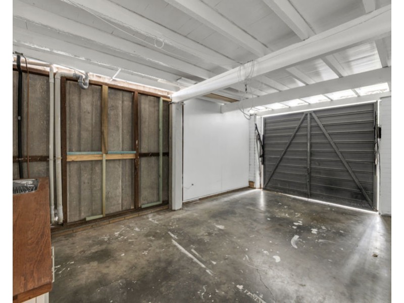 24 Briggs Road, Eastern Heights QLD 4305