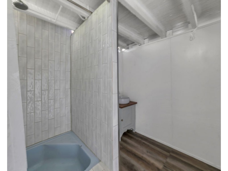 24 Briggs Road, Eastern Heights QLD 4305