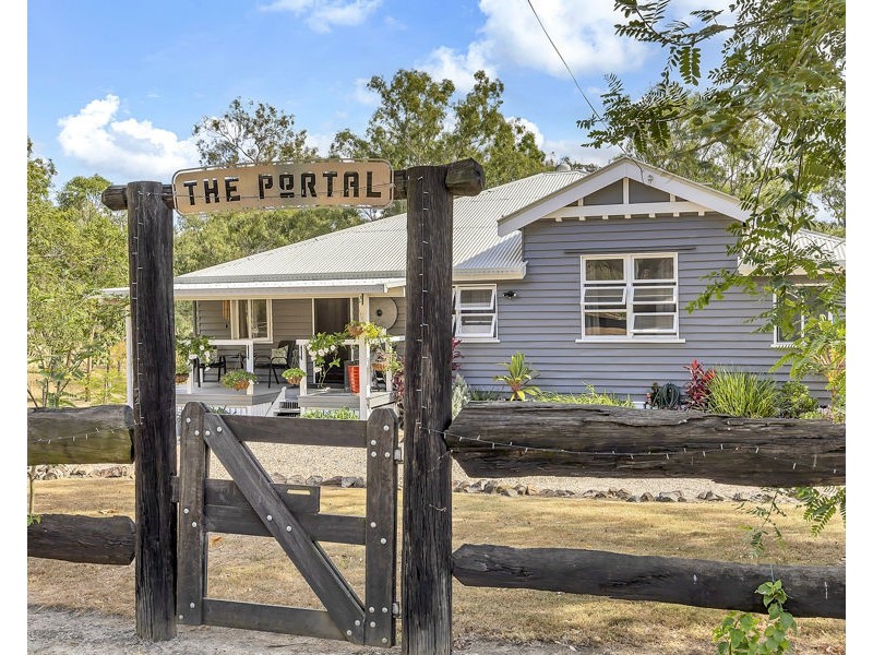 360 Carneys Creek Road, Croftby QLD 4310