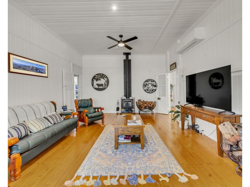 360 Carneys Creek Road, Croftby QLD 4310