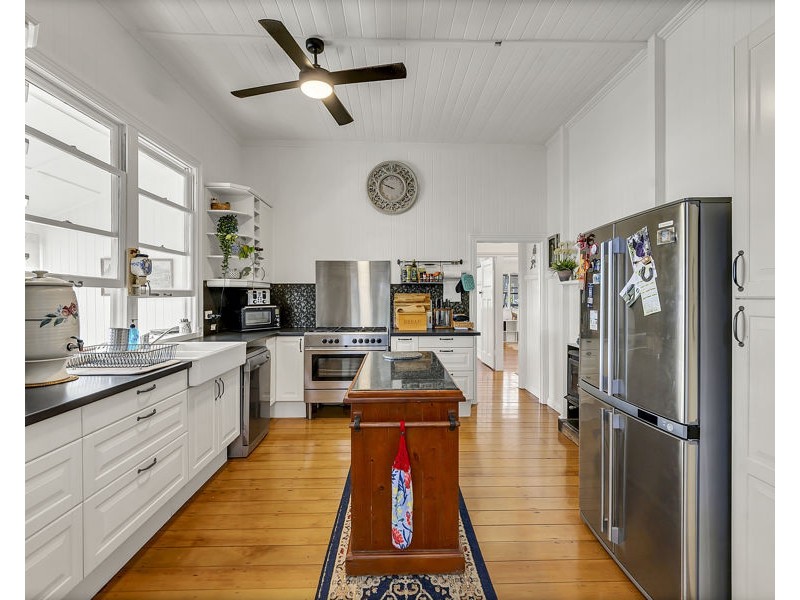 360 Carneys Creek Road, Croftby QLD 4310