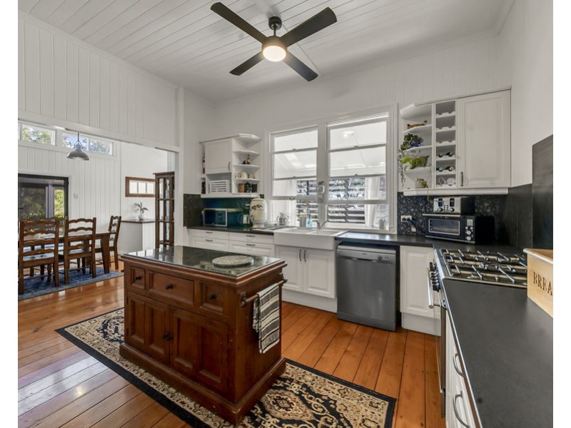 360 Carneys Creek Road, Croftby QLD 4310