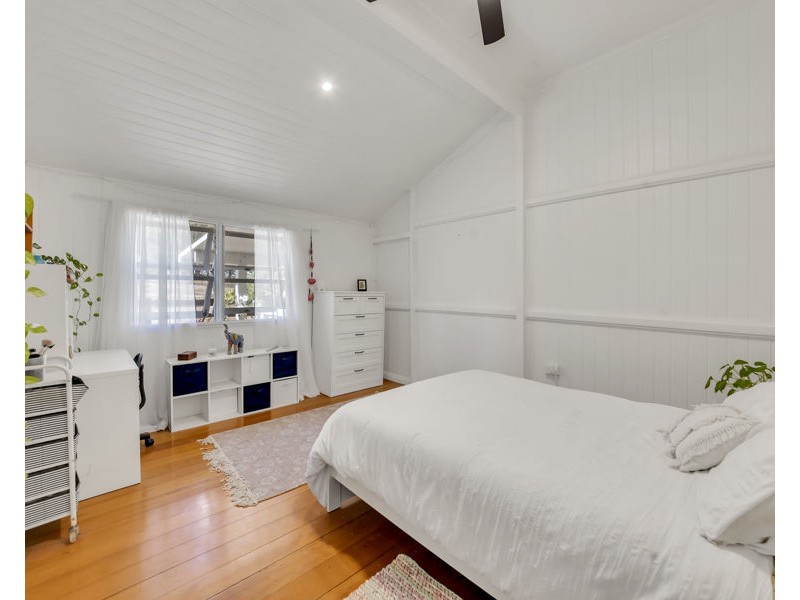 360 Carneys Creek Road, Croftby QLD 4310