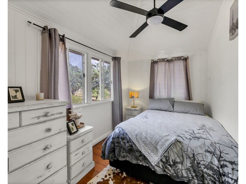 360 Carneys Creek Road, Croftby QLD 4310