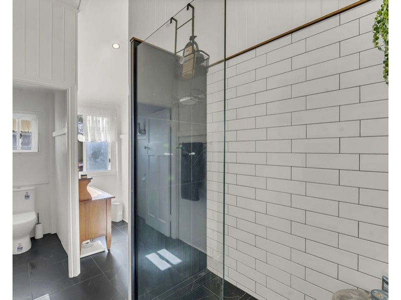 360 Carneys Creek Road, Croftby QLD 4310