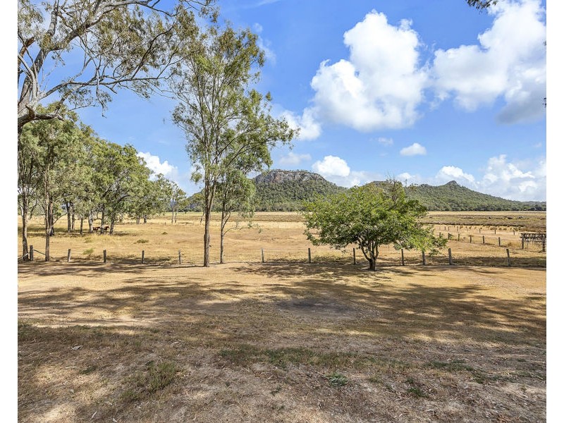 360 Carneys Creek Road, Croftby QLD 4310