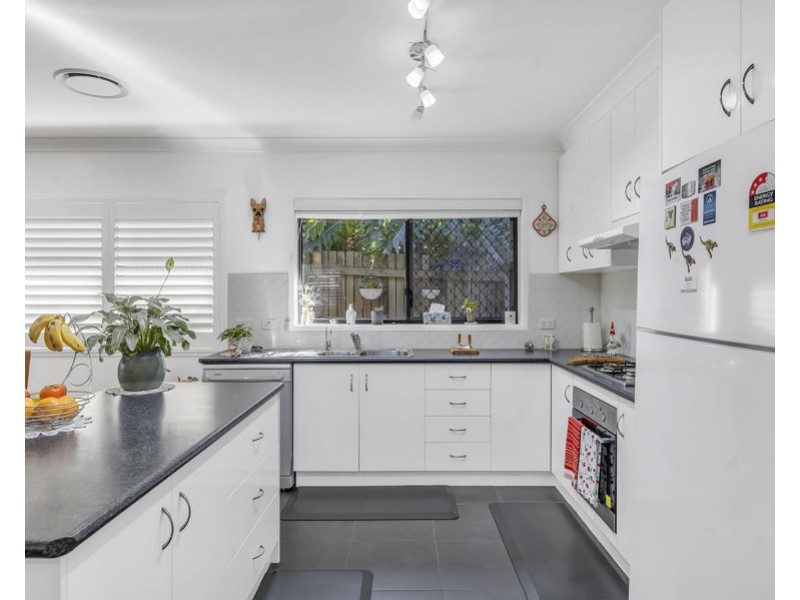 6 Blackdown Street, Harristown QLD 4350