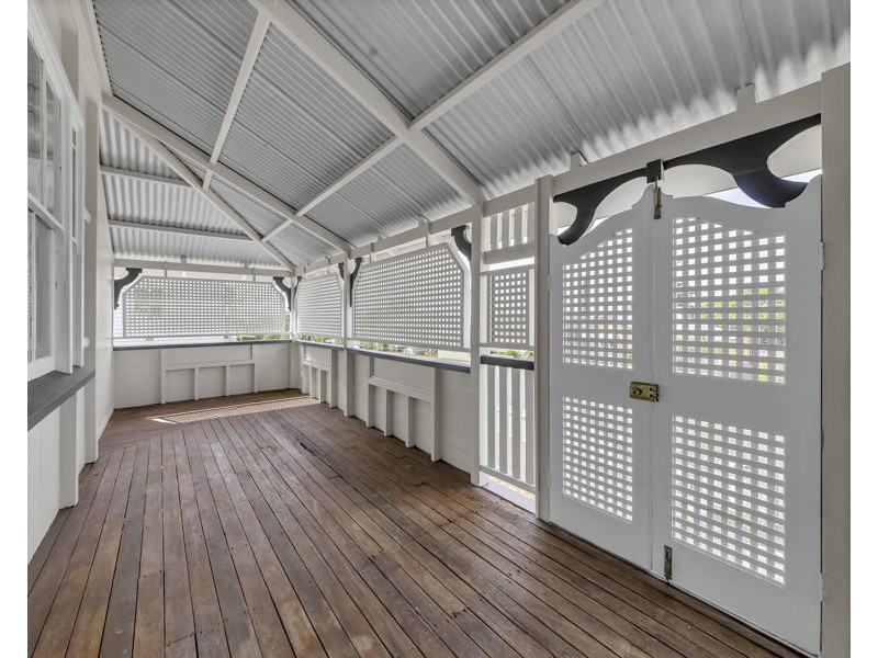 20 North Station Road, North Booval QLD 4304