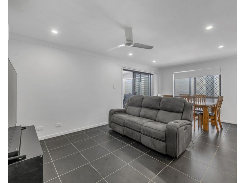 100 Equestrian Drive, Yamanto QLD 4305
