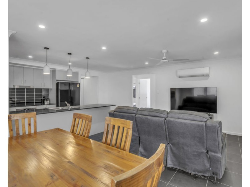 100 Equestrian Drive, Yamanto QLD 4305