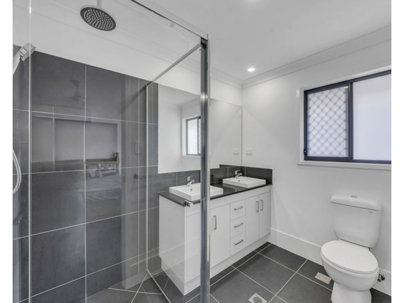 100 Equestrian Drive, Yamanto QLD 4305