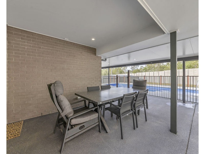 100 Equestrian Drive, Yamanto QLD 4305