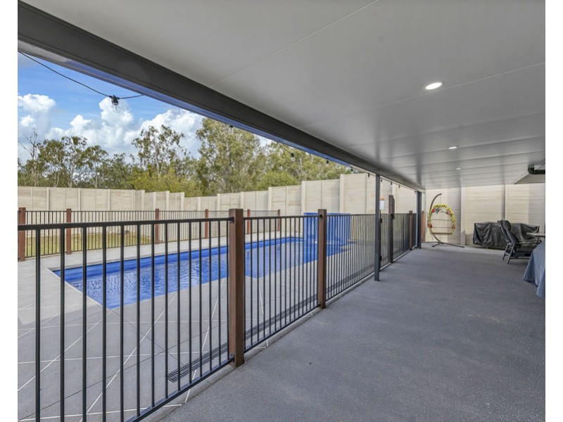 100 Equestrian Drive, Yamanto QLD 4305