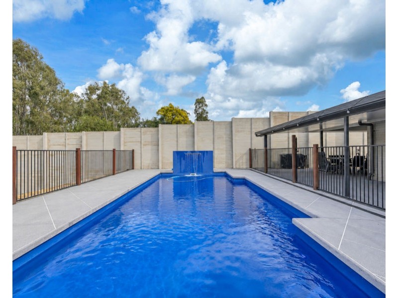 100 Equestrian Drive, Yamanto QLD 4305