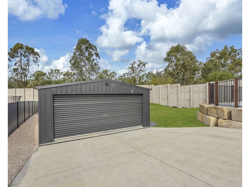 100 Equestrian Drive, Yamanto QLD 4305