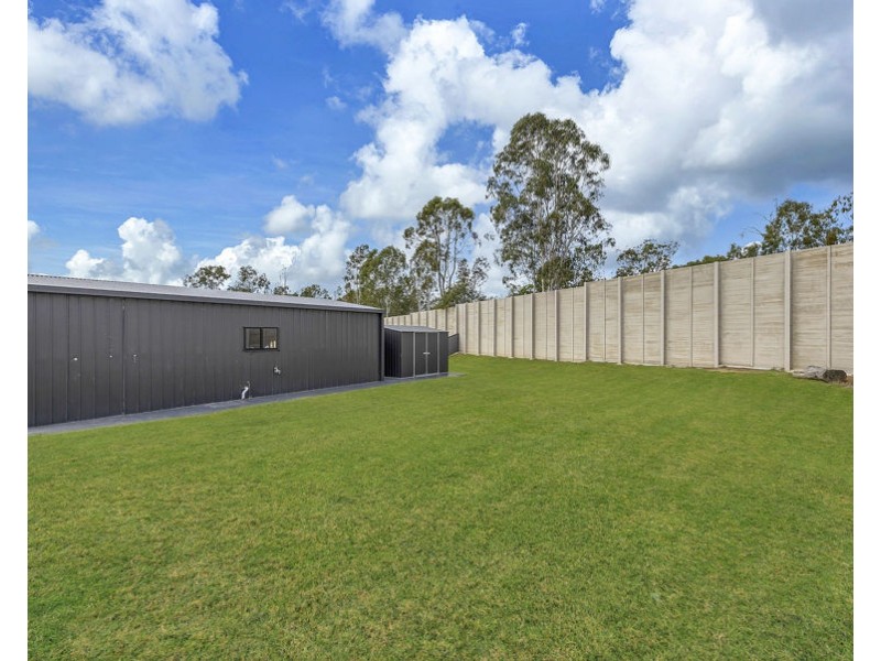 100 Equestrian Drive, Yamanto QLD 4305