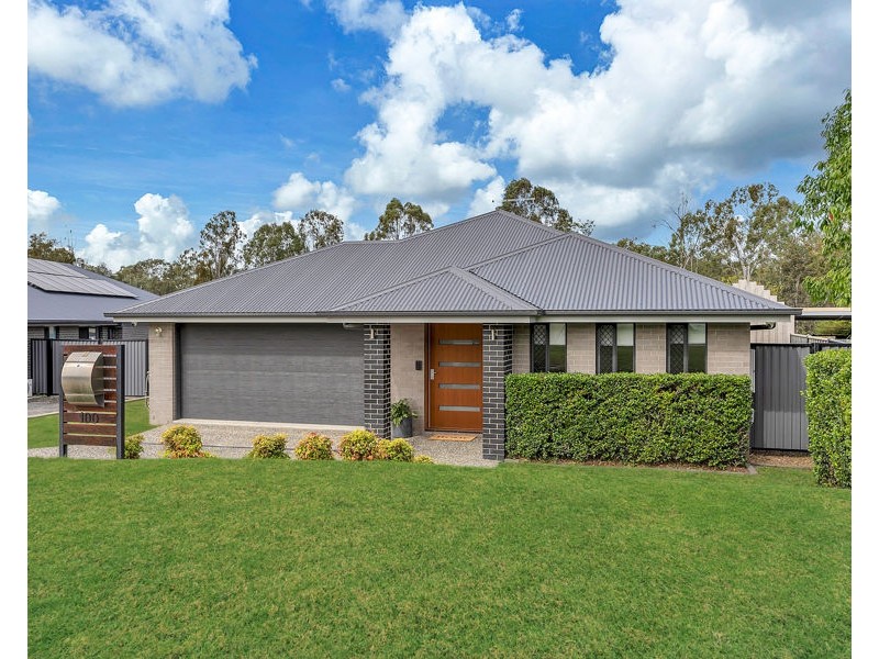 100 Equestrian Drive, Yamanto QLD 4305