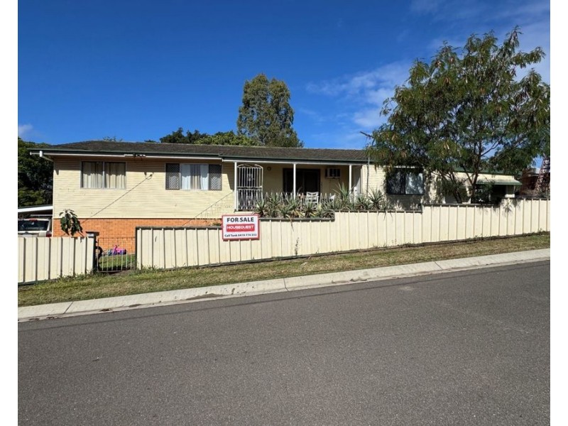 1b Rowena Street, Churchill QLD 4305