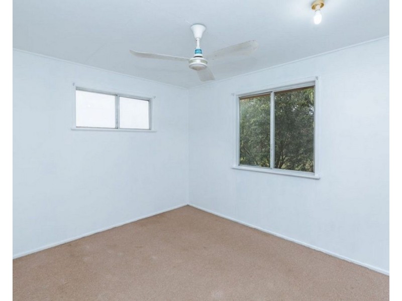 1b Rowena Street, Churchill QLD 4305