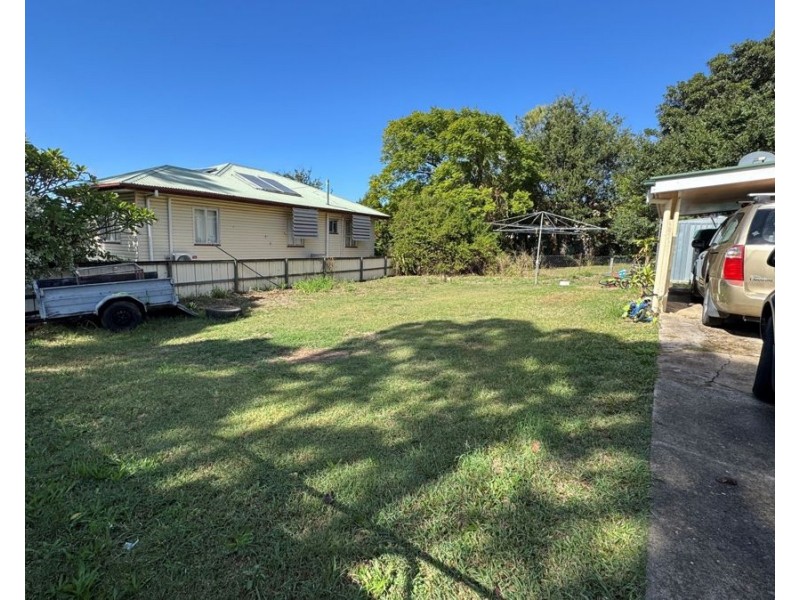 1b Rowena Street, Churchill QLD 4305