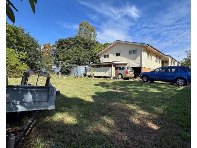 1b Rowena Street, Churchill QLD 4305