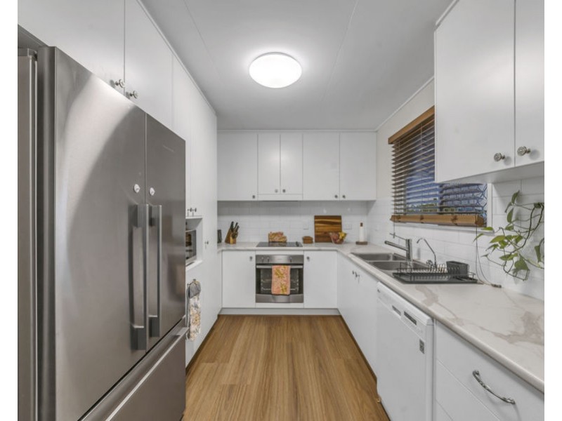 4 Owen Street, Raceview QLD 4305