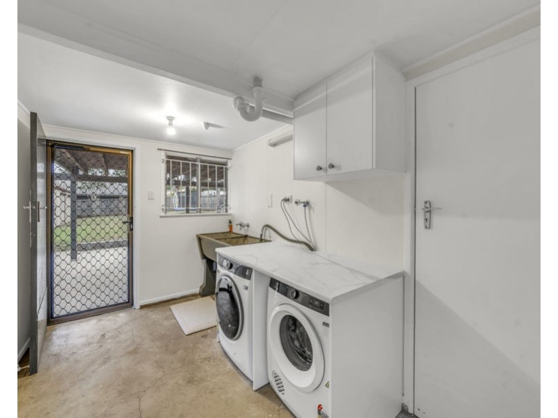 4 Owen Street, Raceview QLD 4305
