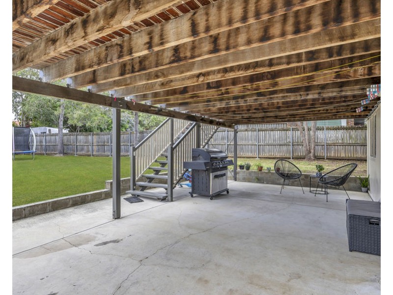 4 Owen Street, Raceview QLD 4305