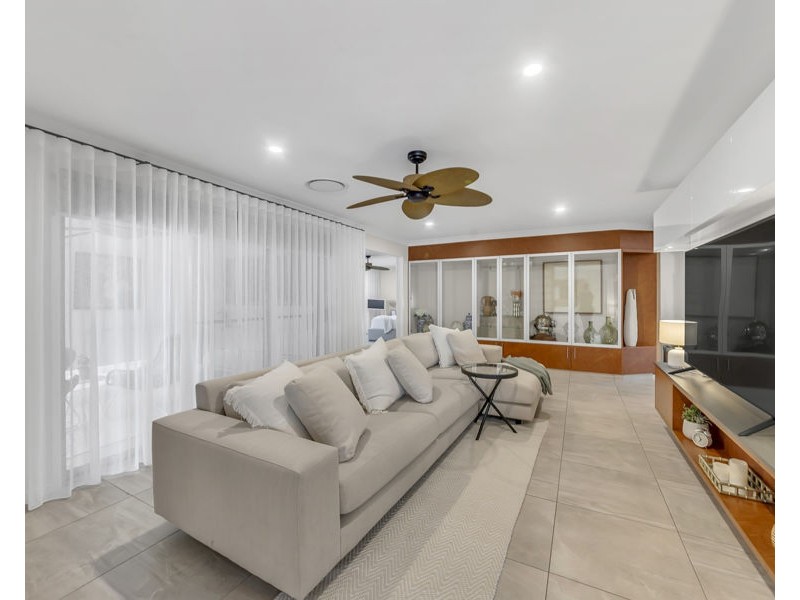 9 Walnut Close, Yamanto QLD 4305