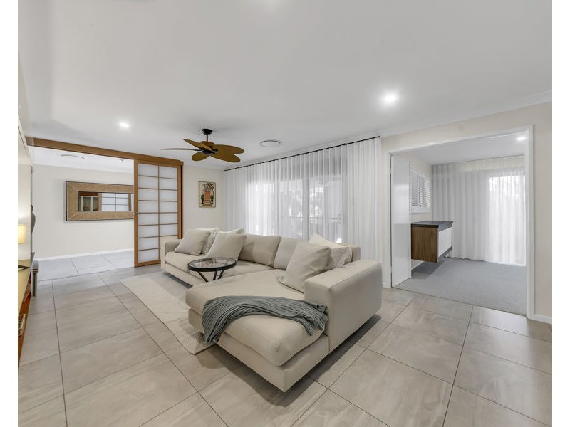 9 Walnut Close, Yamanto QLD 4305