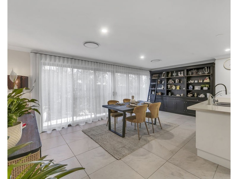 9 Walnut Close, Yamanto QLD 4305