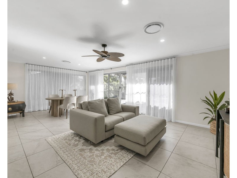 9 Walnut Close, Yamanto QLD 4305
