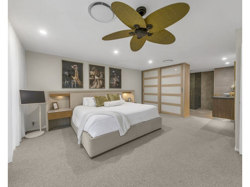 9 Walnut Close, Yamanto QLD 4305